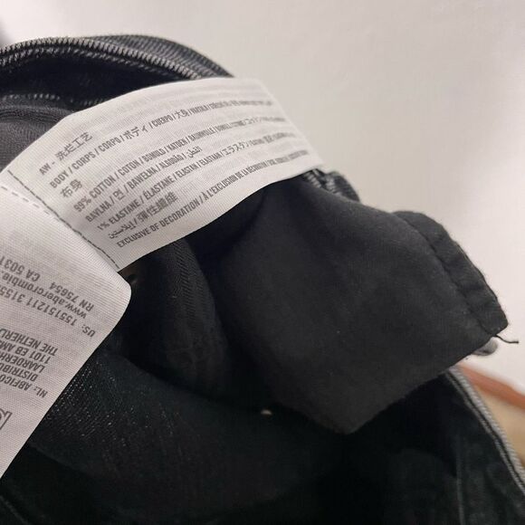 Abercrombie & Fitch Black The Mom High Rise Ripped Knees Jeans - Picture 8 of 8